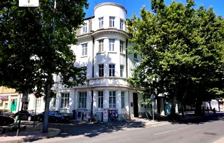 Промишлена сграда в Бургас, Център