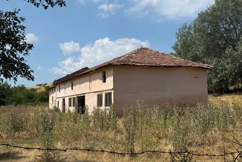 Промишлена сграда в Благоевград, Петрич
