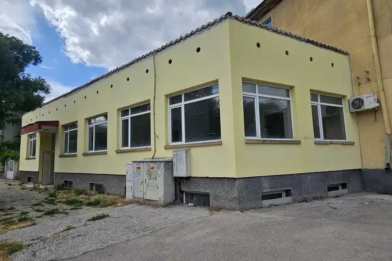 Промишлена сграда в Плевен, Левски
