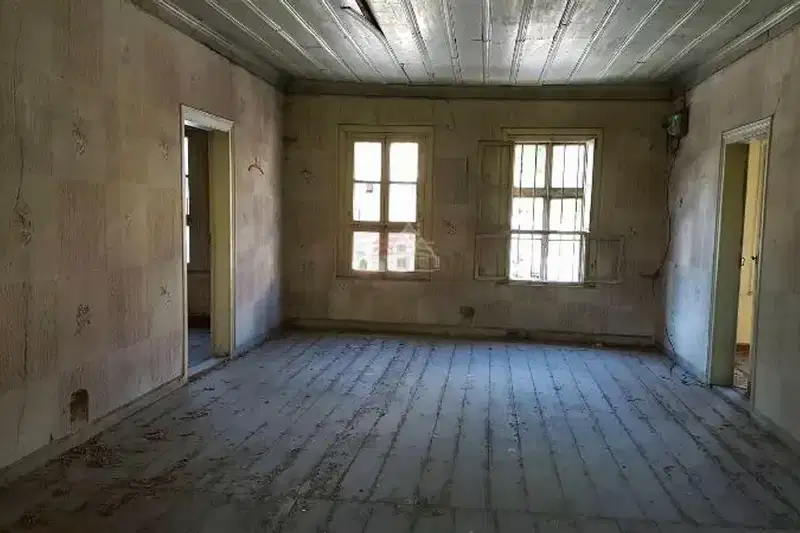 Промишлена сграда в Пловдив, Карлово