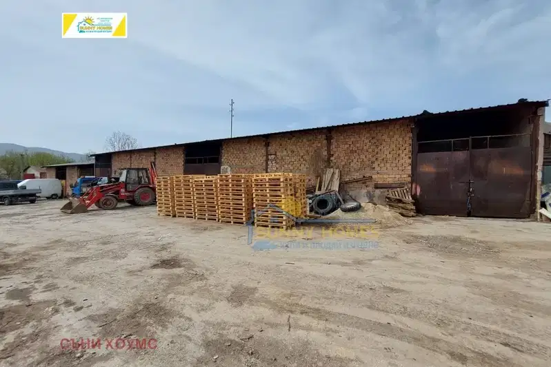 Склад във Велико Търново, Елена