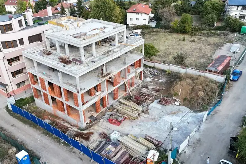 Тристаен апартамент в с. Лозен