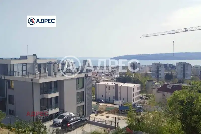 Тристаен апартамент във Варна, Бриз