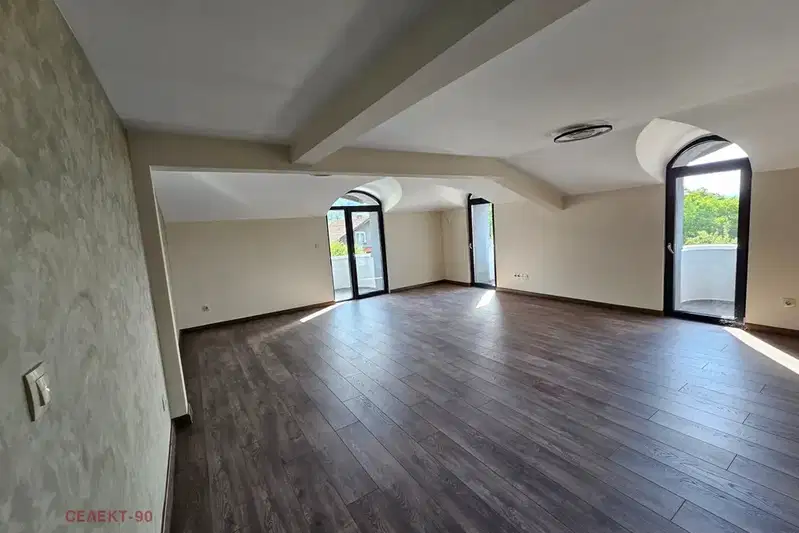 3-bedroom apartment in Pernik, Centyr