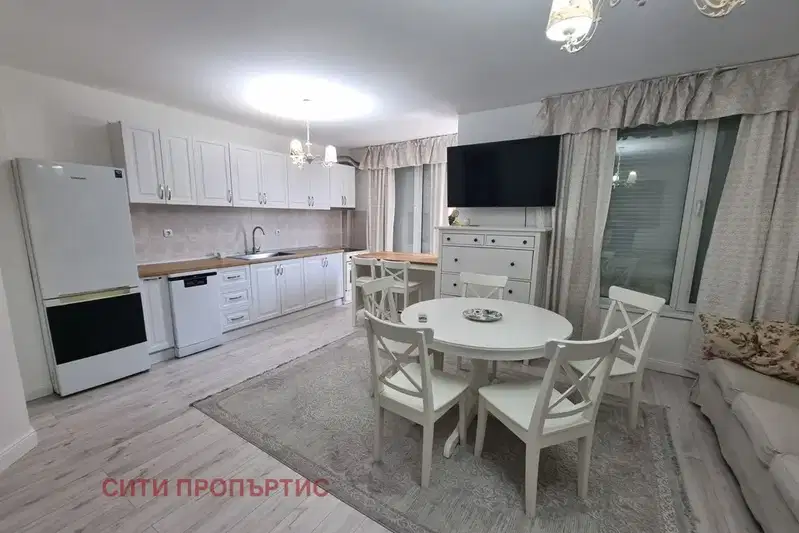 3-bedroom apartment in Blagoev, Idealen tsentar