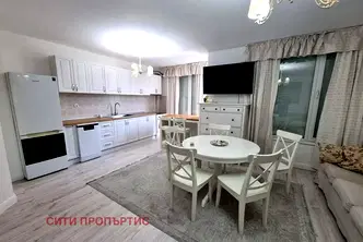 Тристаен апартамент в Благоев, Идеален център
