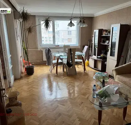 Снимка 2 — Тристаен апартамент в Плевен, Идеален център