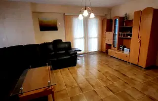 Тристаен апартамент в Пазарджик, Изток
