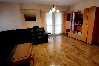 Тристаен апартамент в Пазарджик, Изток