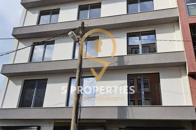 Тристаен апартамент във Варна, Колхозен пазар