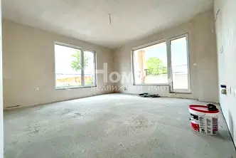 Тристаен апартамент с асансьор в нова сграда в Кършияка, Пловдив
