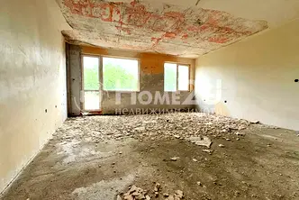 Тристаен апартамент с тераса в Кючук Париж, Пловдив