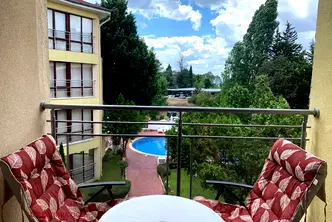 Тристаен апартамент в Бургас, Несебър