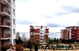 Тристаен апартамент в Бургас, к.к. Елените