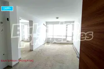 Тристаен апартамент във Варна, Бяла