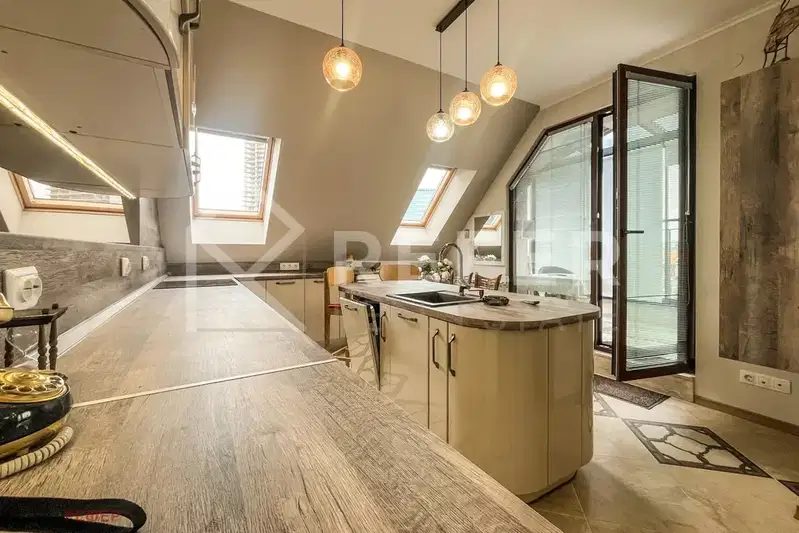 4-bedroom apartment in Sofiya, Centyr