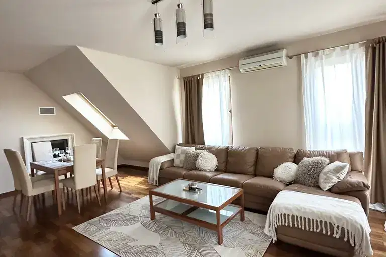 4-bedroom apartment in Sofiya, Lozenec
