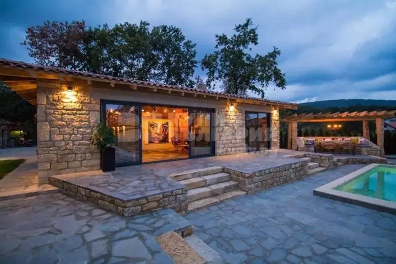 House in Varna, Manastirski Rid