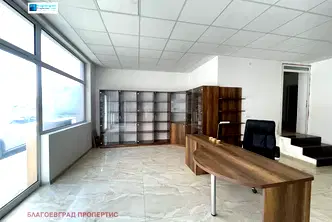 Магазин в Благоев, Широк център
