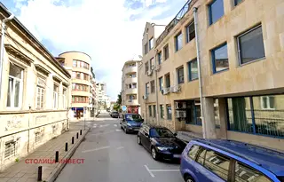 Офис в Русе, Център
