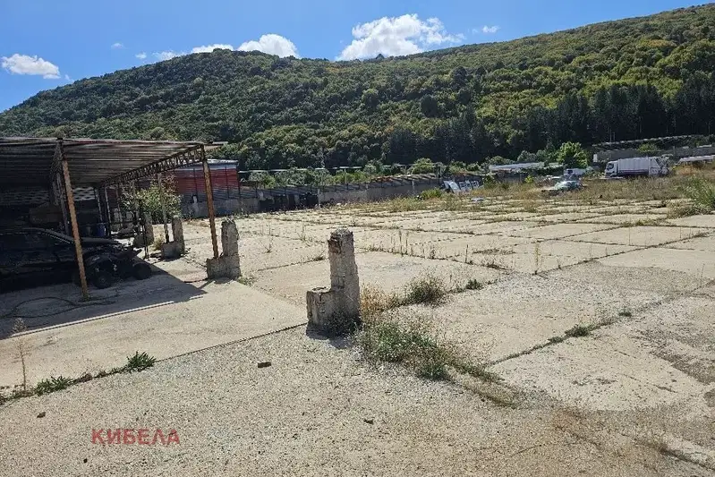 Парцел в Перник, Кристал