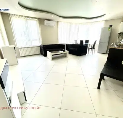Photo 4 — 3-bedroom apartment in Студентски