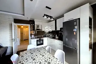 Тристаен апартамент в Бургас, Сарафово