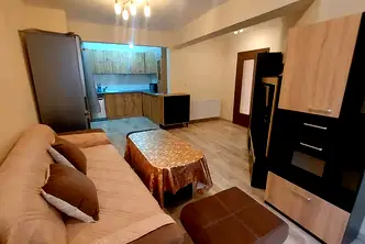 Тристаен апартамент в Хасково, Училищни