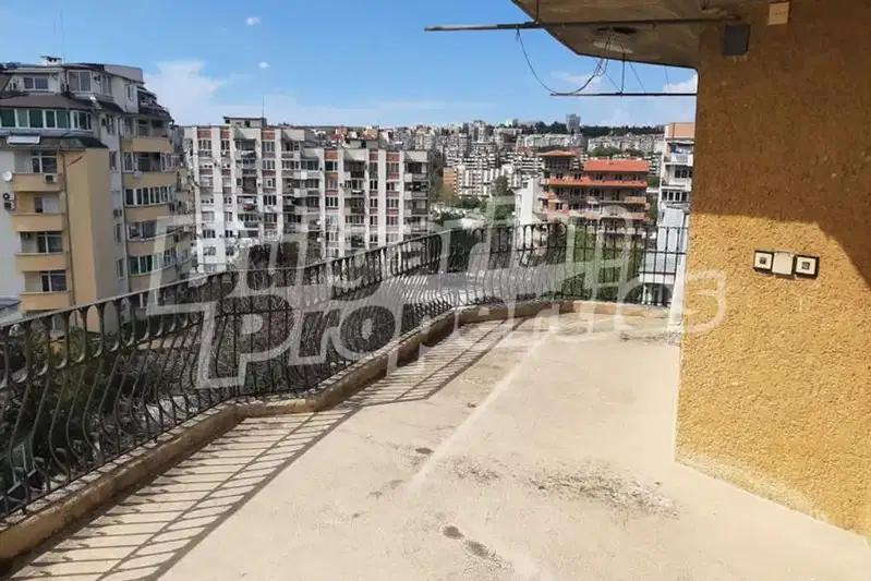 4-bedroom apartment in Veliko Tyrnovo, Buzludja