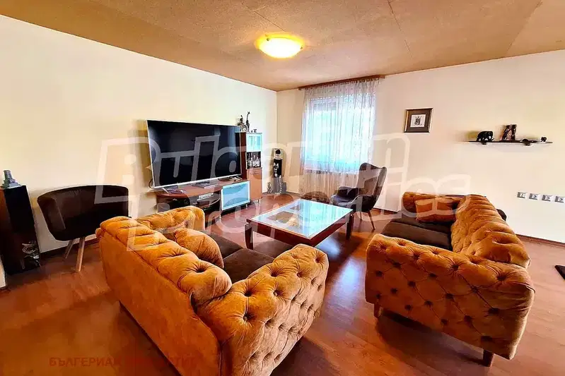4-bedroom apartment in Veliko Tyrnovo, Centyr