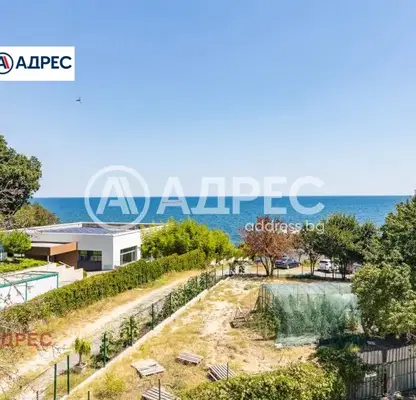 Снимка 2 — Многостаен апартамент във Варна, Галата