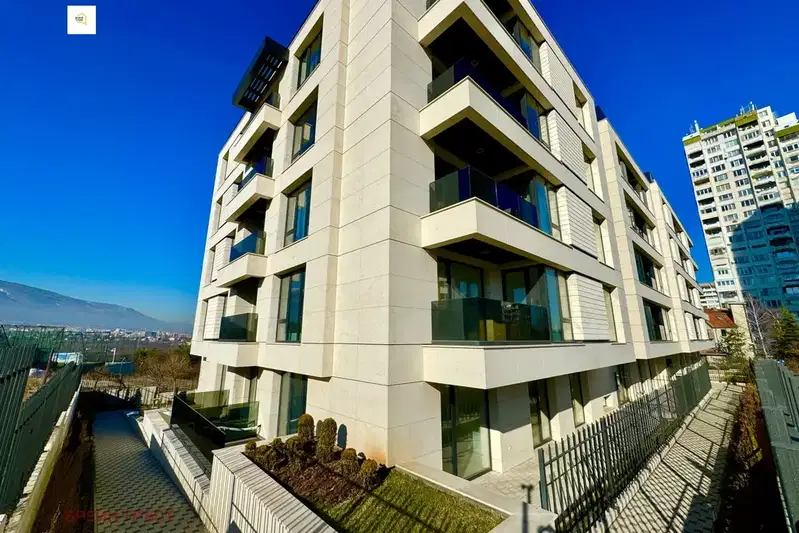 4-bedroom apartment in Sofiya, Mladost 2