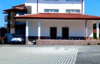 Многостаен апартамент във Варна, Бяла