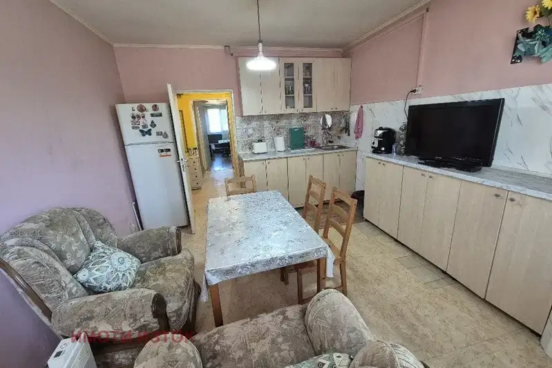 2-bedroom apartment in Pernik, Iztok