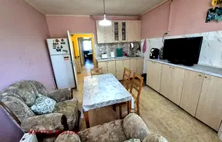 Двустаен апартамент в Перник, Изток