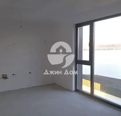 Снимка 2 — Двустаен апартамент в Бургас, Несебър