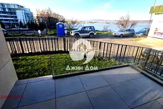 Двустаен апартамент в Бургас, Несебър