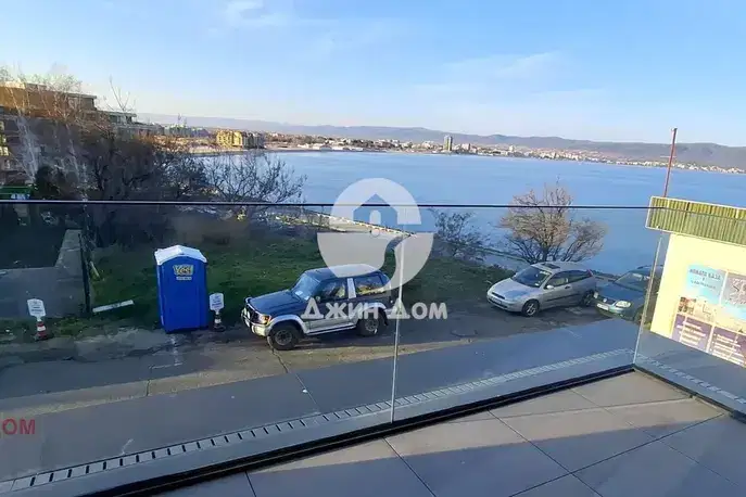 Двустаен апартамент в Бургас, Несебър