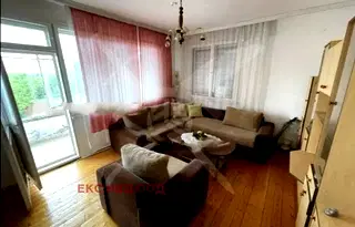 Етаж от къща в Пловдив, Прослав