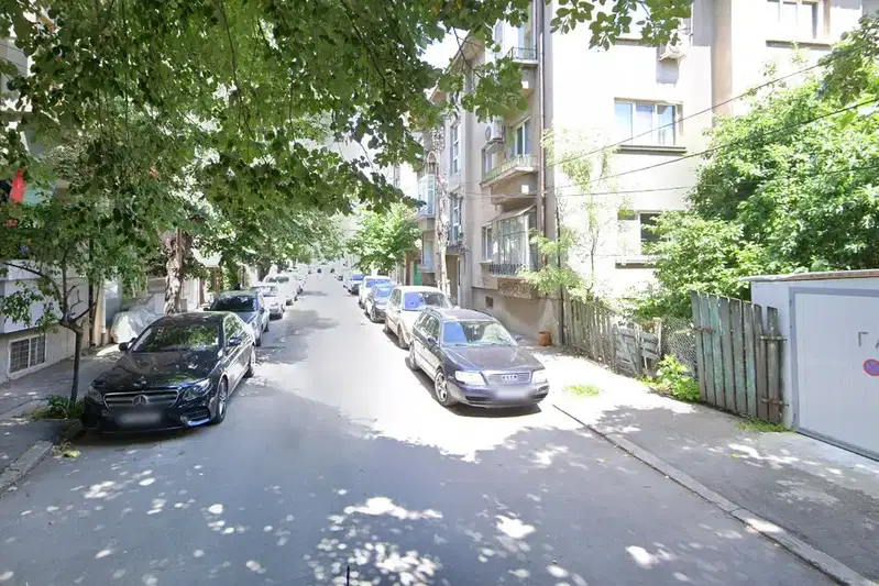 Garage/Parking in Ruse, Centyr