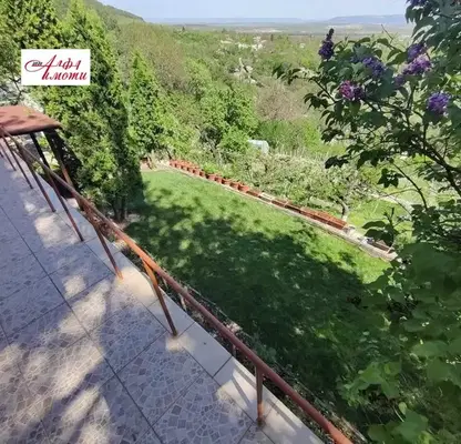 Снимка 2 — Къща в Шумен, м-т Чашка