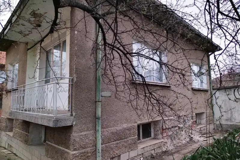 House in Pernik, Mogiliche