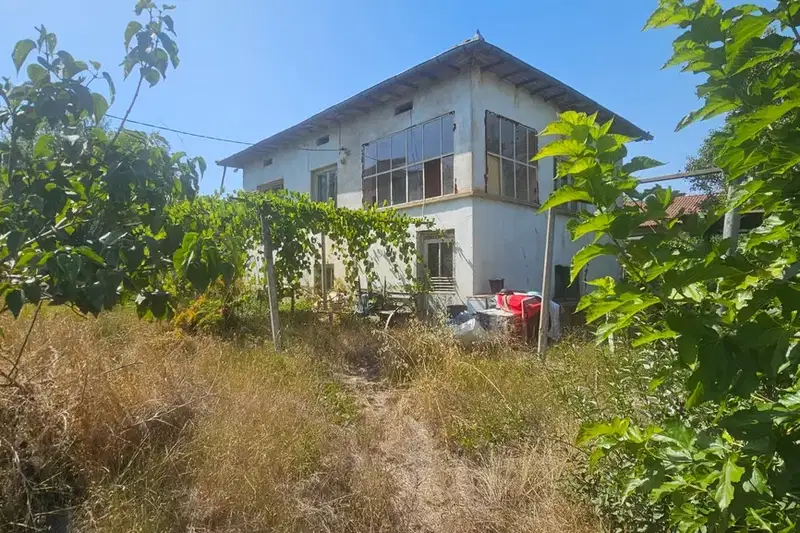 House in Oblast Lovech, Dobrevci