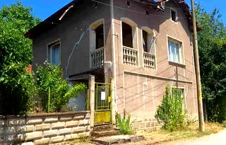 Къща в Ловеч, с. Пещерна
