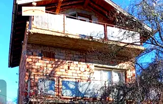 Къща в Перник, с. Зелени