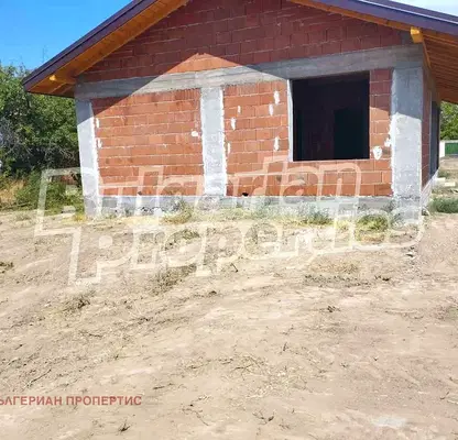 Снимка 3 — Едноетажна къща с 3 спални в с. Скутаре, област Пловдив