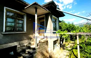 Къща в Шумен, с. Мадара