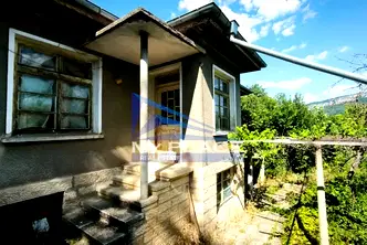 Къща в Шумен, с. Мадара