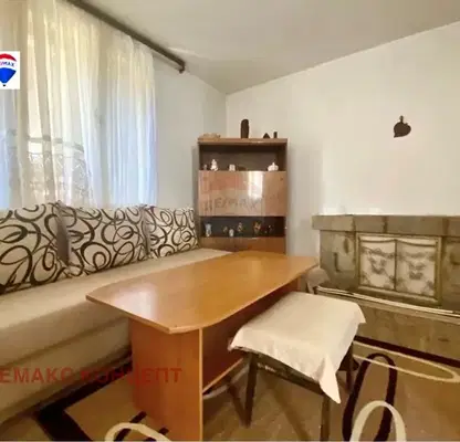 Photo 2 — House in Oblast Shumen, Ovcharovo