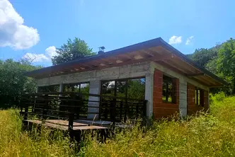 Къща в София, Правец